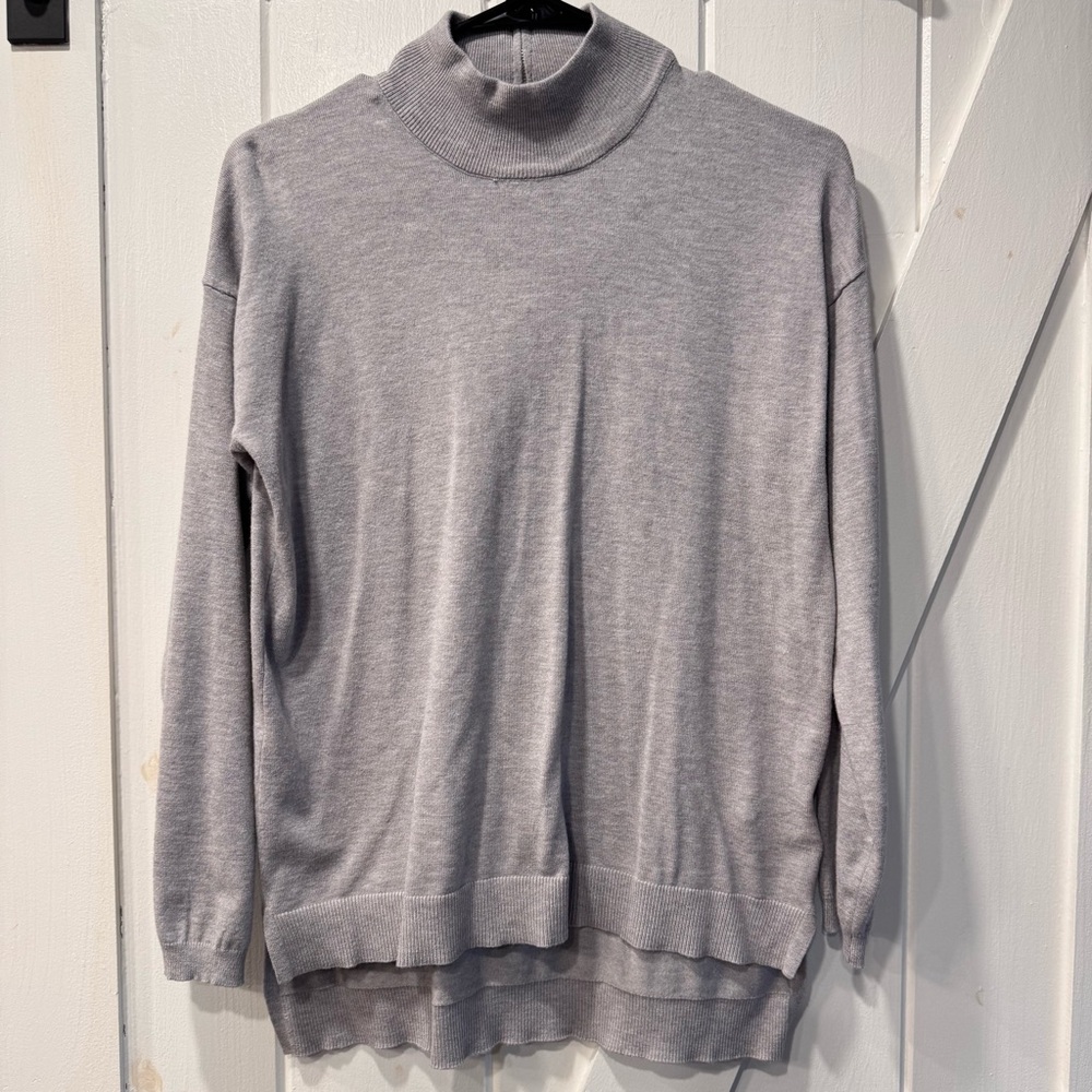 Joan Vass Light Gray Turtleneck Sweater with Zipper closure ~ Size L